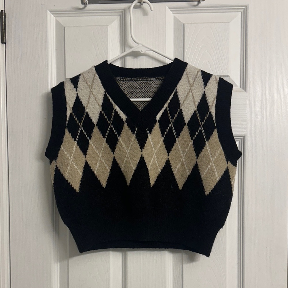 Grace & Chili Argyle Patterned Black and Tan Sweater Vest, Woman’s M